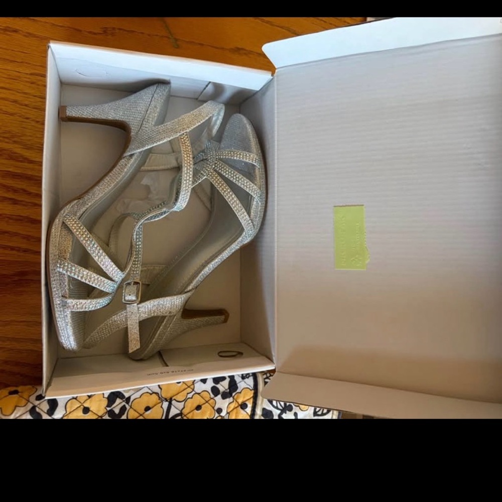 Dream Pairs Glittery Silver Strappy Heels